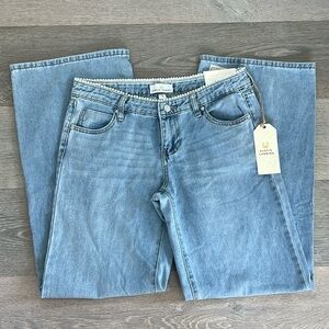 Austin Landing Jeans - 7